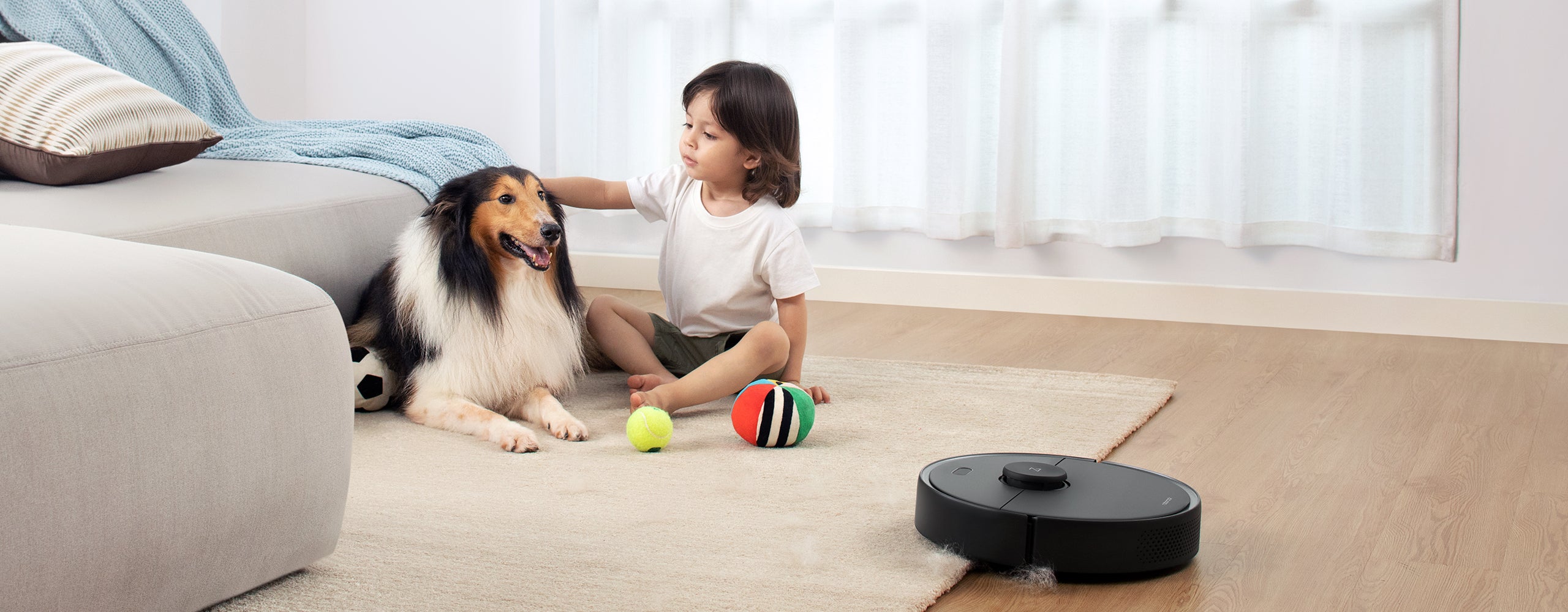 Roborock S4 Max breathtaking suction can pulling dirt off wooden floor and carpet